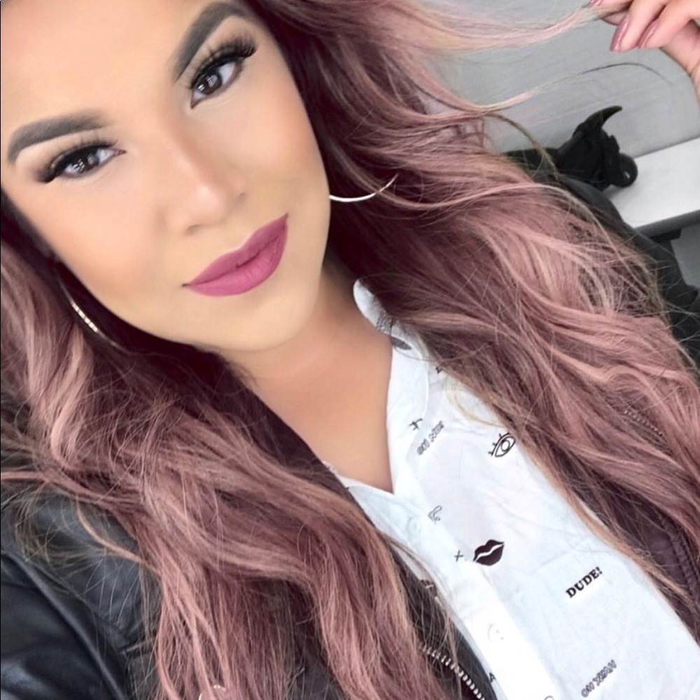 Meet your Posher, Leticia